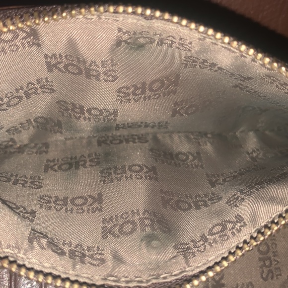 EUC Michael Kors stud flap wallet - Picture 7 of 8